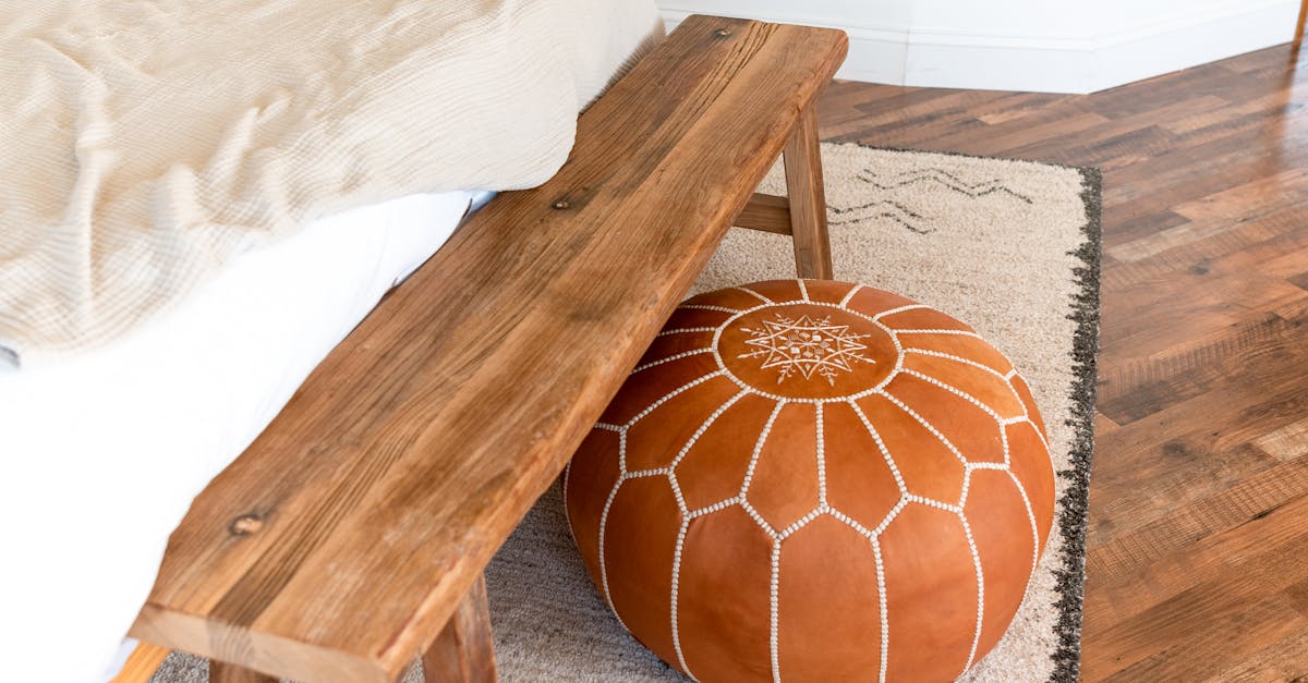 Découvrez les tendances déco 2025 avec des styles innovants, des palettes de couleurs audacieuses et des ambiances inspirantes. Transformez votre intérieur en étant à la pointe du design et adoptez les dernières influences pour un espace unique et contemporain.