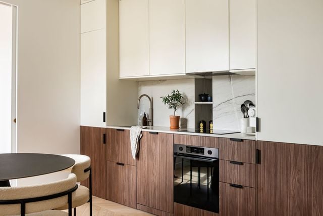découvrez les tendances des cuisines bicolores en 2025, alliant style moderne et harmonie des couleurs pour un espace culinaire à la fois fonctionnel et esthétique. inspirez-vous des dernières innovations et créations pour réinventer votre cuisine.