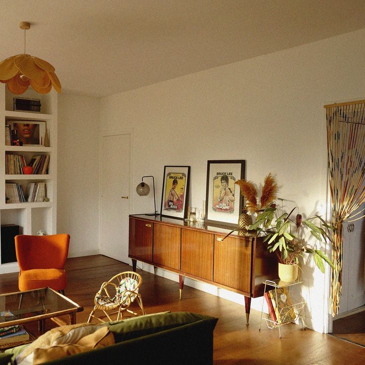 Le mobilier de 2026 joue sur deux tableaux : la nostalgie des années 70
